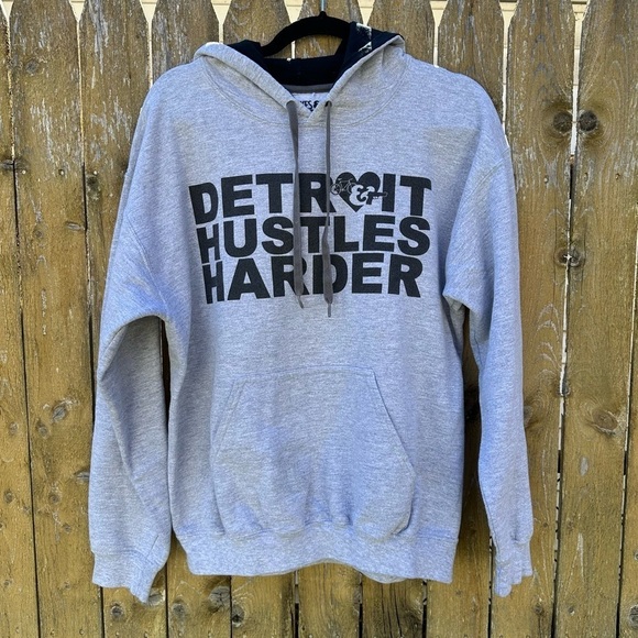 Detroit Hustles Harder Grey Pullover Hoodie Sz M - Picture 1 of 7